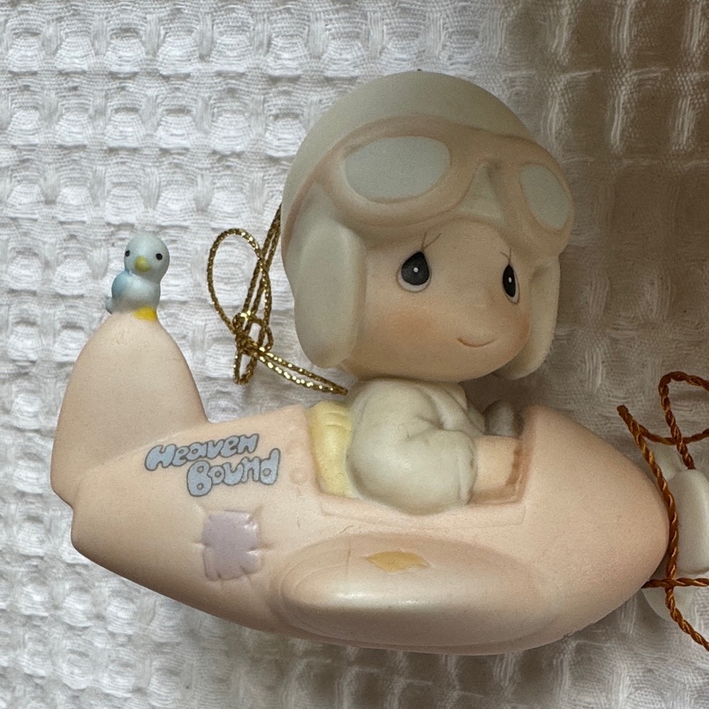 Precious Moments Have a Heavenly Christmas Ornament Angel Airplane w Box Tag - Picture 2 of 10